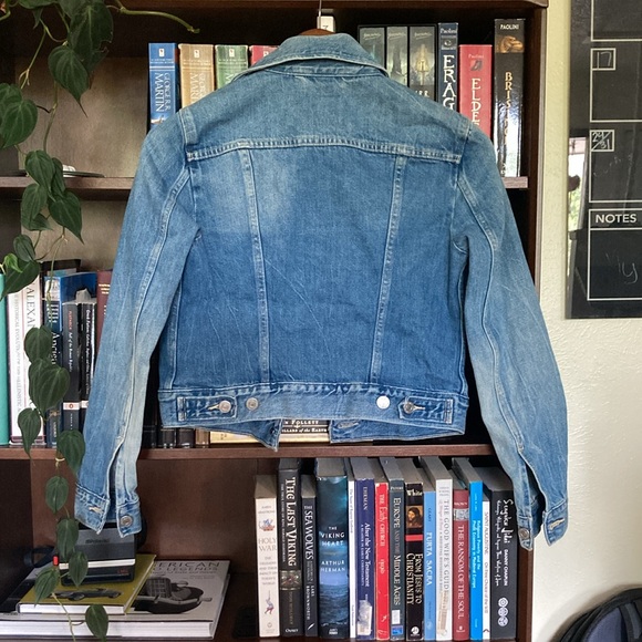 Levi’s distressed denim jacket - Picture 2 of 9
